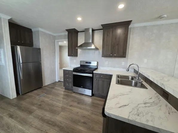 221 Cardinal Ln #221, Madison, WI 53704