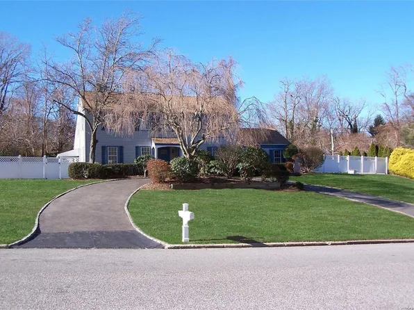 84 Westchester Drive, Rocky Point, NY 11778