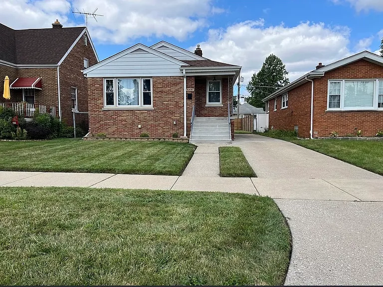 644 Freeland Ave — Photo 1