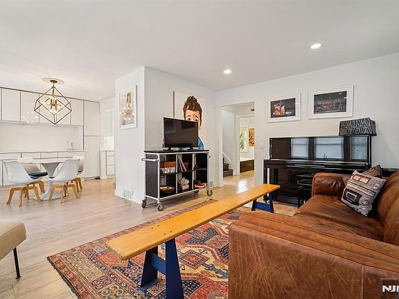 2nd image of 120 Gordon Avenue
