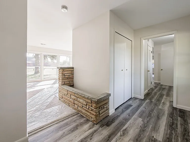 20862 Kenwood St — Photo 13