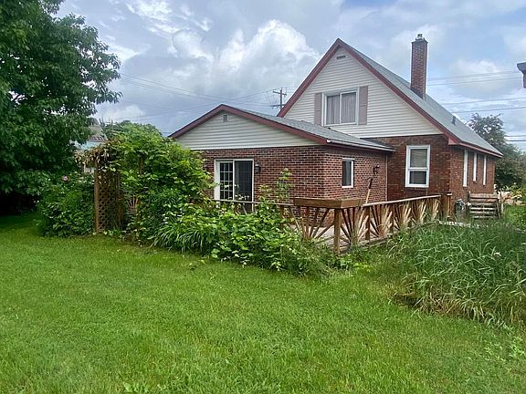 3rd image of 902 E Easterday Ave