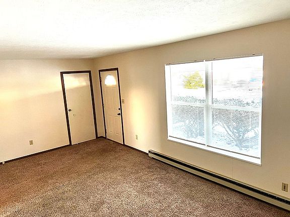 5th image of 10834 Mohawk Ct