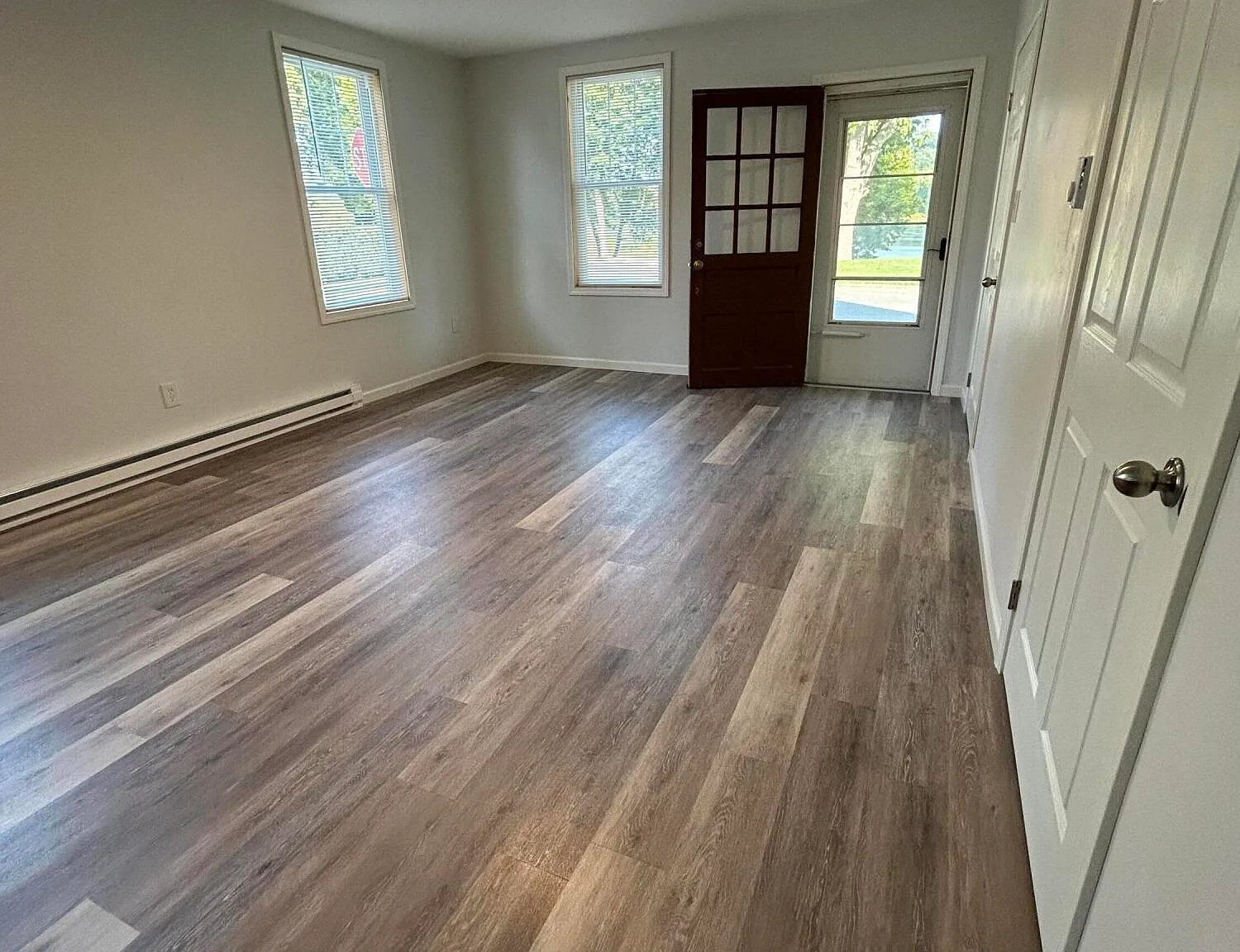 1 bed, 900 sqft, $1,000 — Photo 2