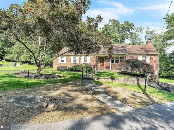 4 Oak Cir, Newtown Square, PA 19073