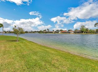 6643 Vancouver Ln, Naples, FL 34104