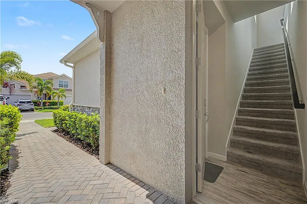 2 bed, 2.0 bath, 1480 sqft, $4,500 — Photo 2
