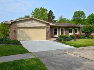 6565 Emerald Lake Dr, Troy, MI 48085