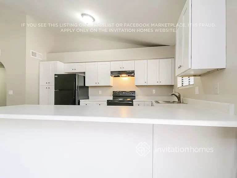 8010 W Sierra Vista Dr — Photo 5