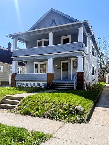 674 Thayer St Photo 1