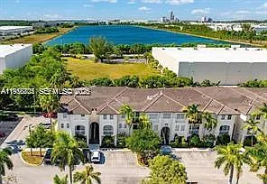 St Mortiz At Doral Condo — Photo 2