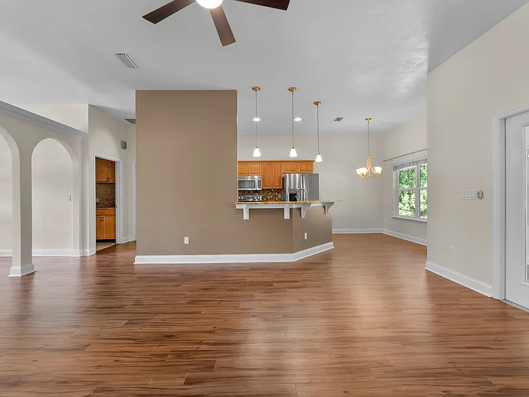 10538 Palmetto Blvd — Photo 6
