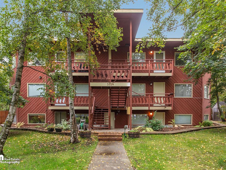 Exterior Front_9933-FULL