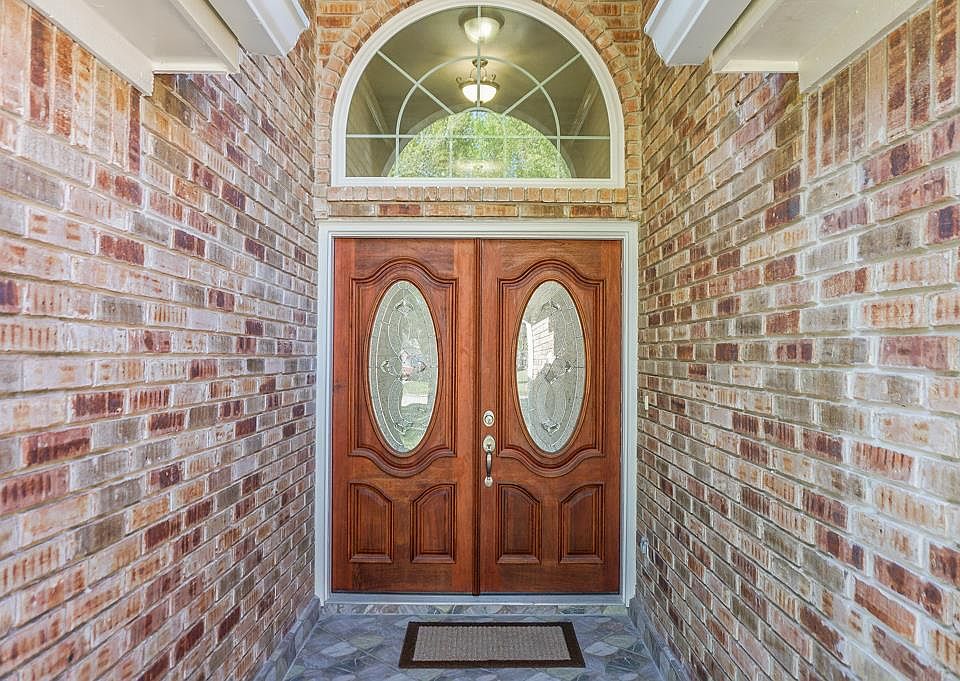 1st image of 2802 S Peach Hollow Cir