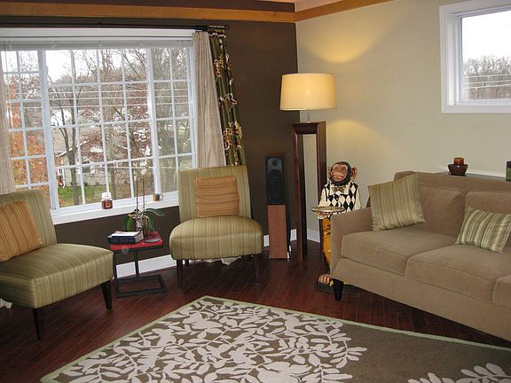 Living Room (view 1)