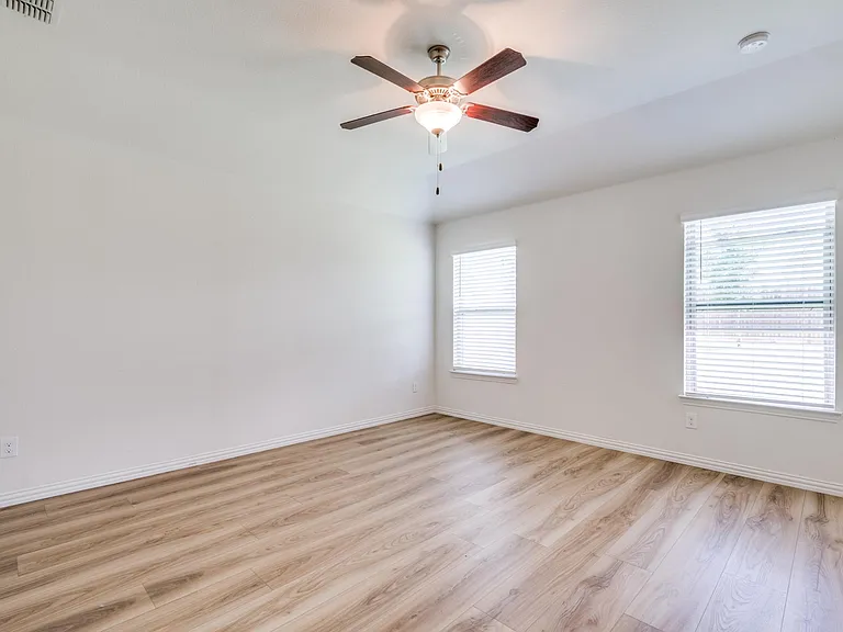 1305 Rembrandt Dr — Photo 7