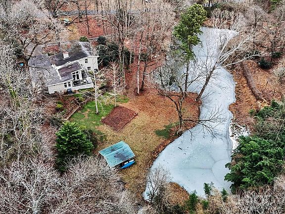 3rd image of 440 Bubbling Well Rd