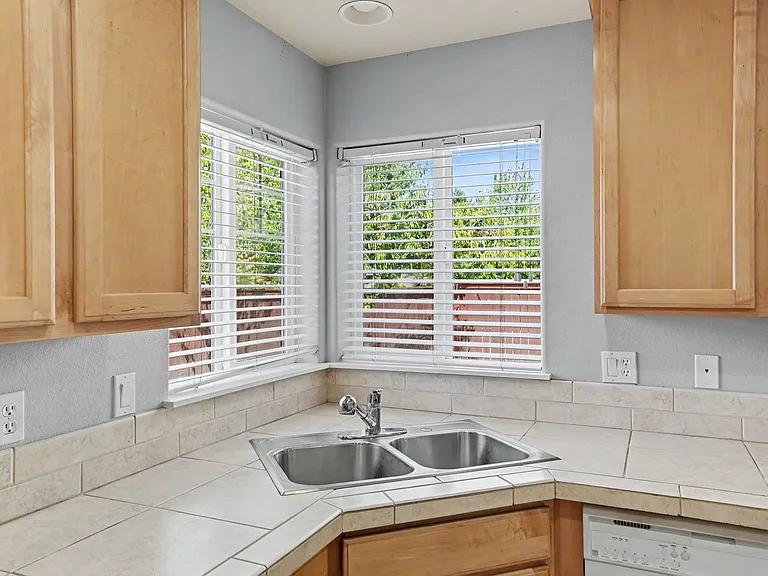 305 Casting St SE — Photo 21