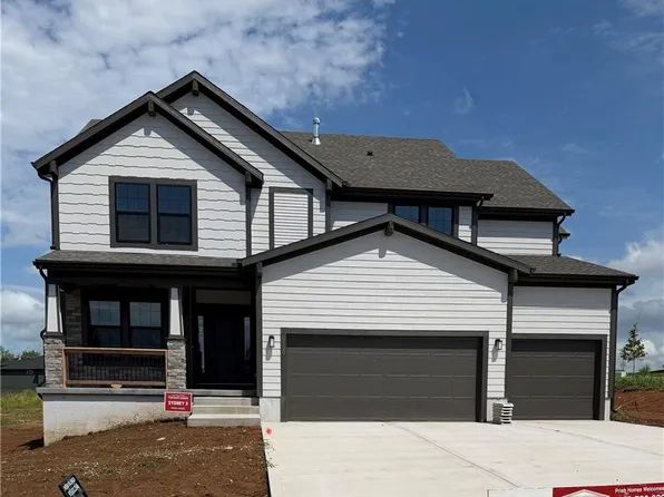 6100 Barth Rd, Shawnee, KS 66226