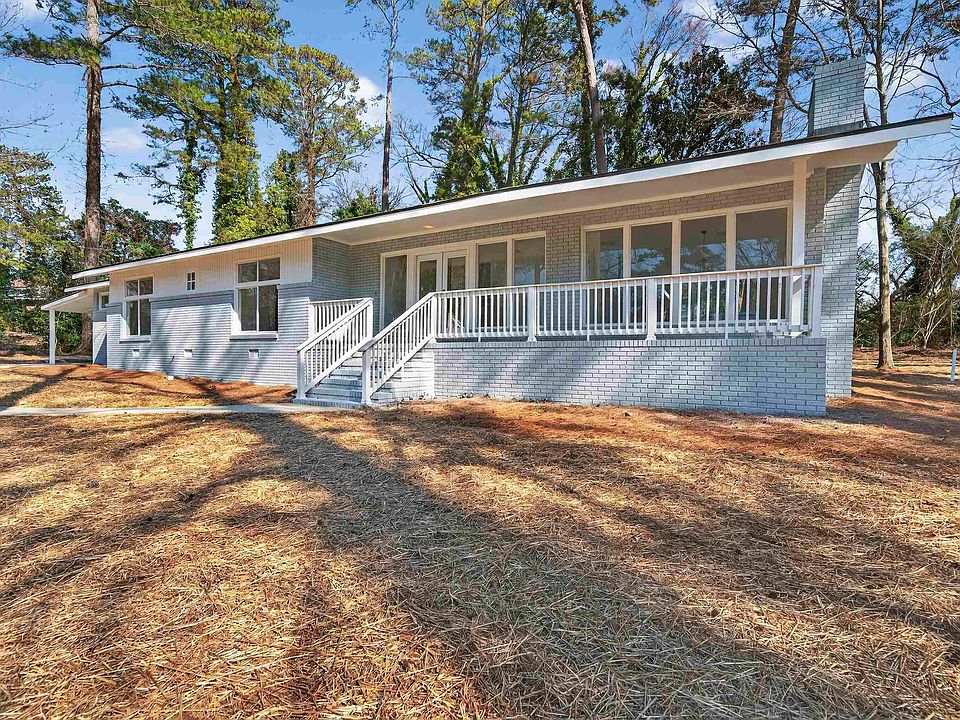 1st image of 301 Crestview Dr