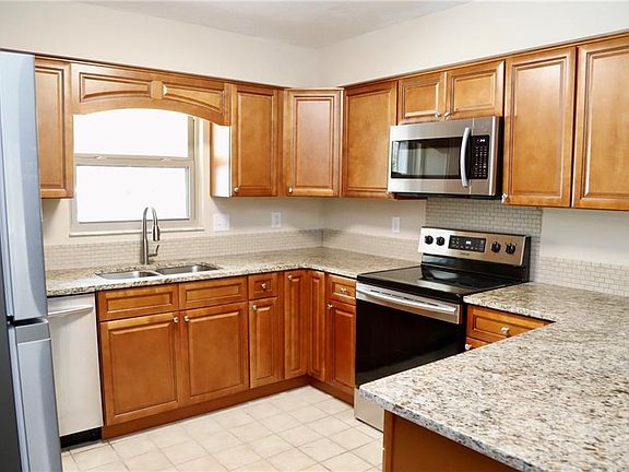 5th image of 1513 Elsasser St