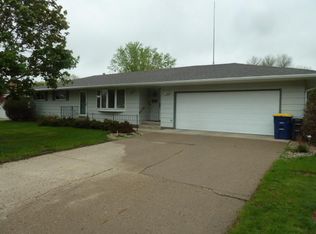 1017 6th Ave SW, Jamestown, ND 58401