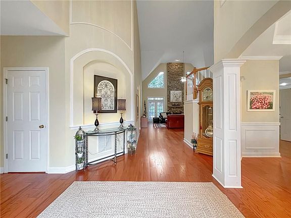 3rd image of 1911 Berkshire Eve Dr