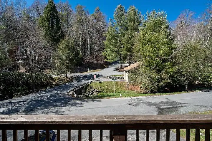 64 Creekside Dr #B — Photo 5
