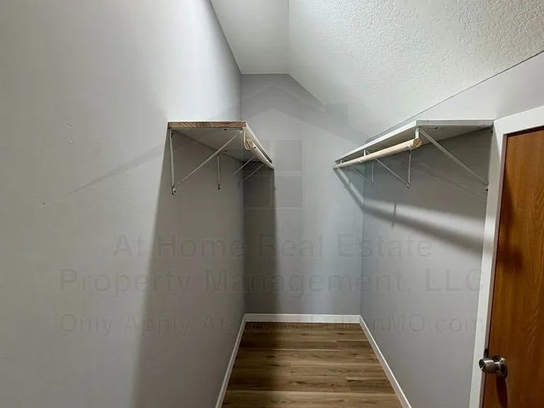 2717 Mayflower Dr — Photo 37