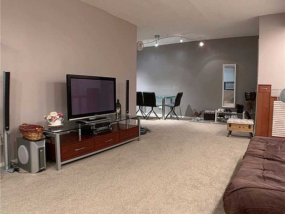 4th image of 32-23 90th Ave #302