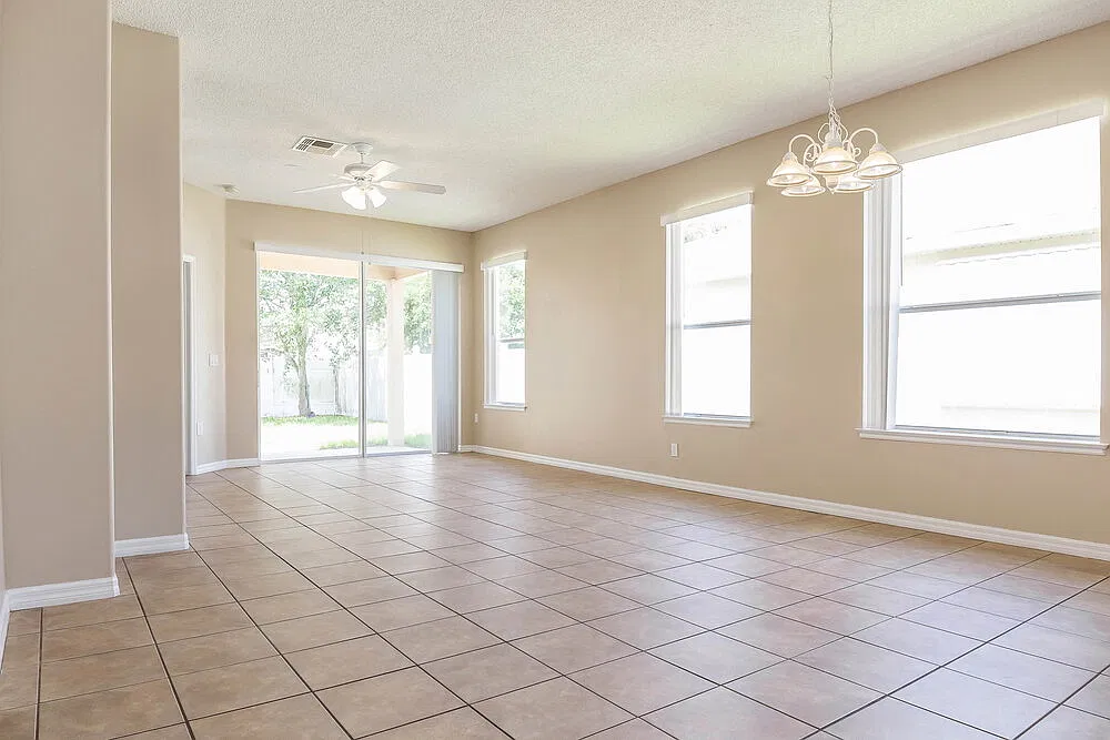 3 bed, 2.0 bath, 1615 sqft, $3,080 — Photo 4