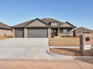 2013 W Flintlock Way, Mustang, OK 73064