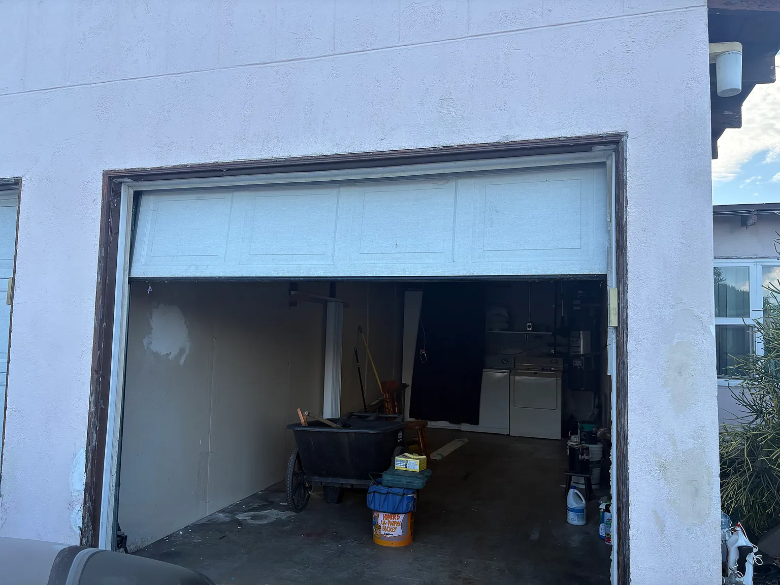 2 bed, 820 sqft, $2,995 — Photo 2