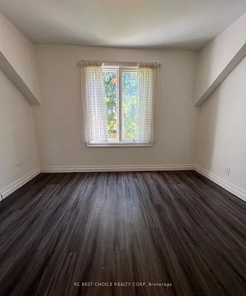 173 Poyntz Ave — Photo 22