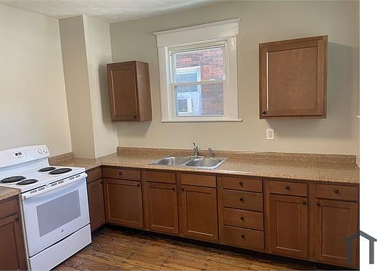 5th image of 202 N 38th St