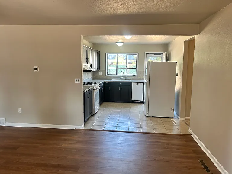 88 Rose Dr — Photo 19