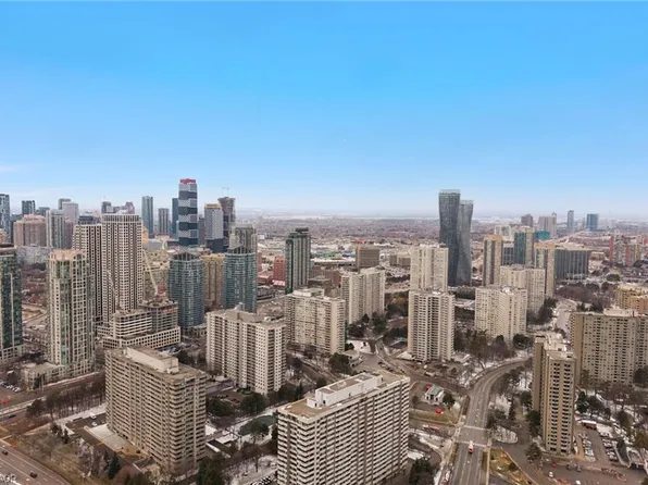 400 Mississauga Valley Blvd #7, Mississauga, ON L5A 3N6