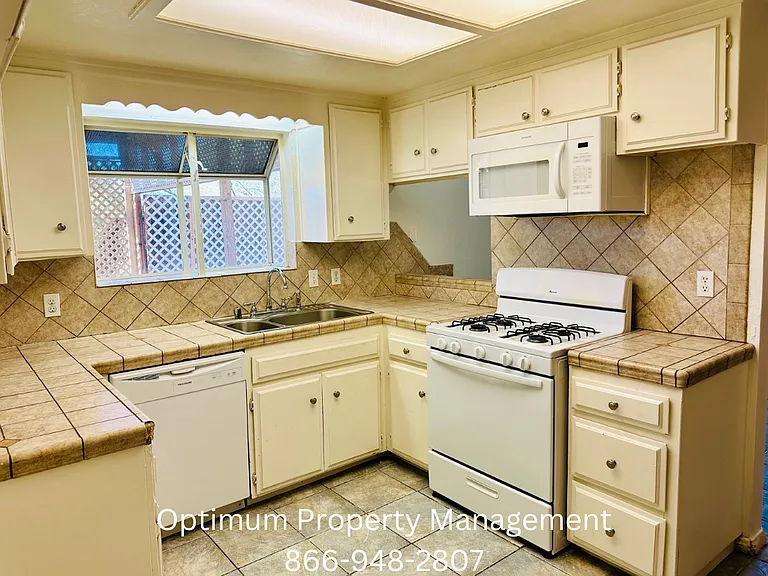 7578 Paisley Ave — Photo 38