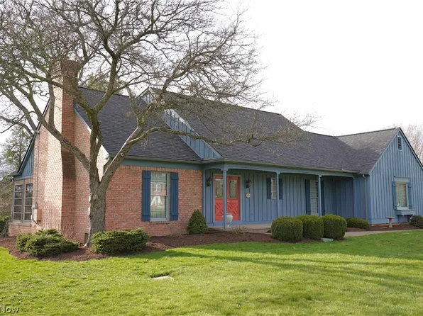 1235 Briarview Ave NW, North Canton, OH 44720