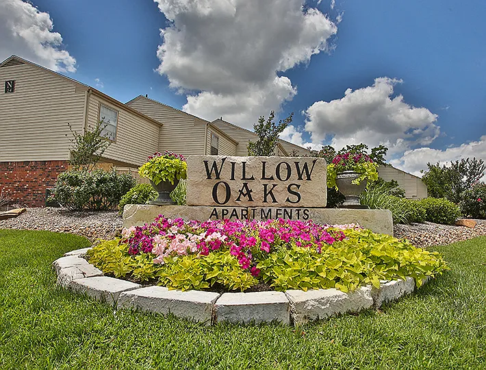 Willow Oaks — Photo 9