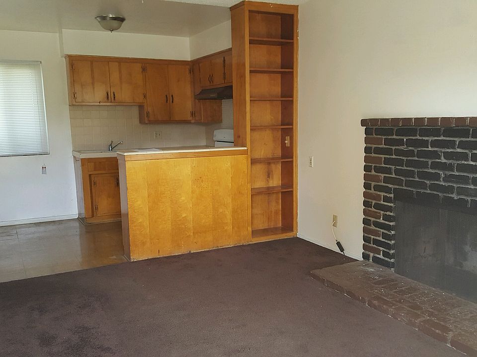 livingroom/kitchen/eating area