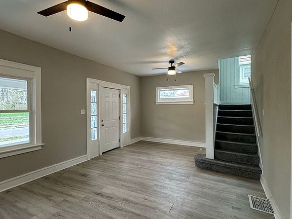 3rd image of 3032 E 32nd St