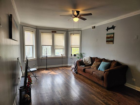 2nd image of 4056 W Van Buren St #2
