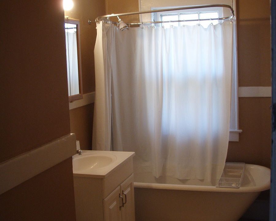 2nd image of 205-07 Seven Woodbine Ave