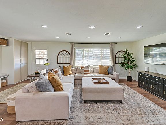5th image of 6918 E PALM Lane E