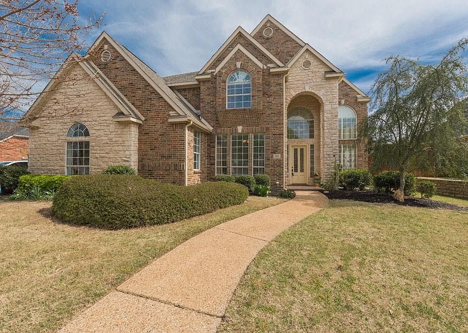 1st image of 509 Broad Leaf Ln
