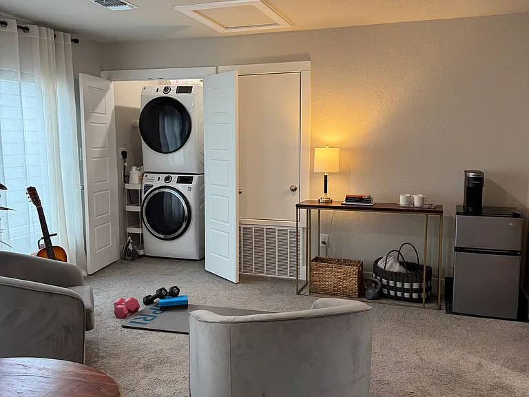 Upstairs Loft , washer/dryer