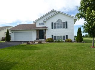 478 Overlook Dr, Ellsworth, WI 54011