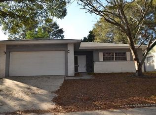 2090 Orangeside Rd, Palm Harbor, FL 34683