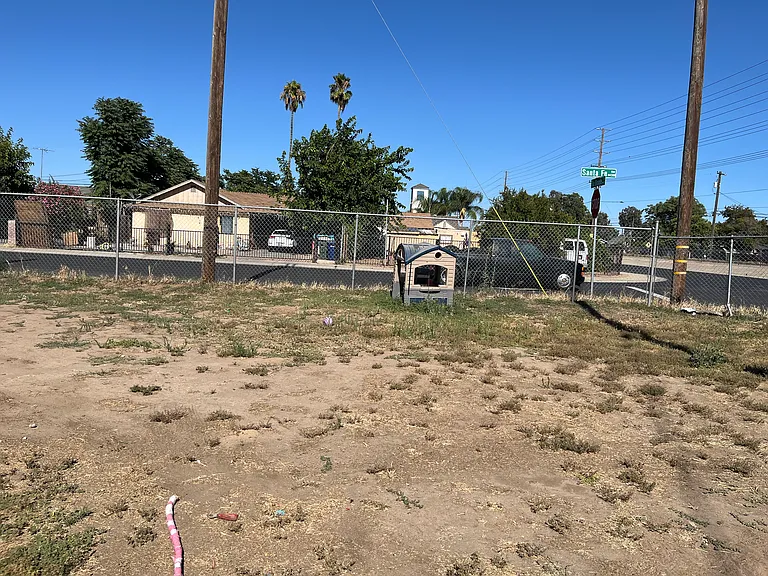 343 Rio Grande Ave #B — Photo 2